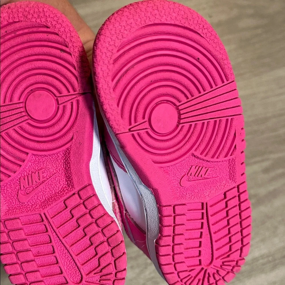 Nike Kids White and Hot Pink Low-Top Sneakers.